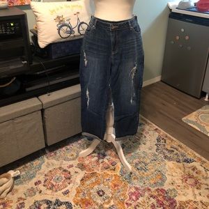 EUC- Jennifer Lopez Distressed Capri - Sz 16